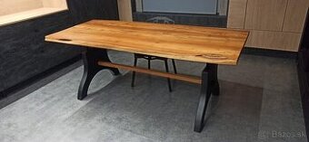 Jedálenský/ kancelársky stôl  - masív