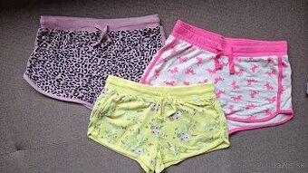 Troje šortky   č146-152