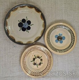 Závesné keramické taniere