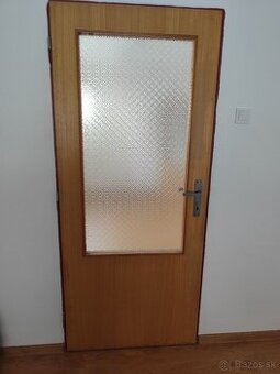 Predám dvere 1 x 80 ľavé 2 x 60 Ľavé