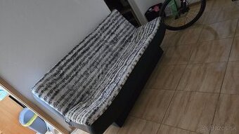 Darujem gauč a postel