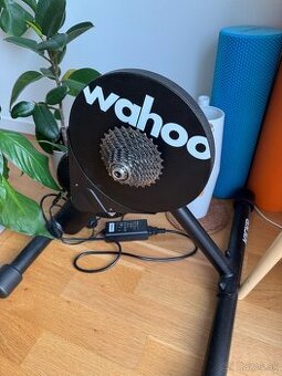 Trenažér Wahoo Kickr Core s kazetou