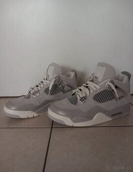 Jordan 4 Frozen moments