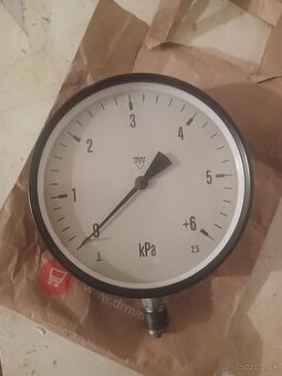 Tlakomer / Manometer/