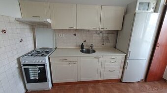 Kuchynská linka krémovej farby s nerezovym drezom - 180 cm ,