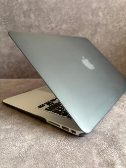 Macbook Air 13" Early 2015