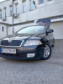 PREDÁM ŠKODA OCTAVIA TOUR1,6 BENZIN r2011 KÚP. NA SLOV .