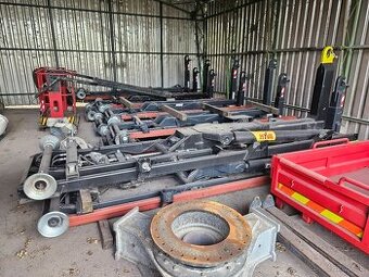 Hakovy nosic kontajnerov