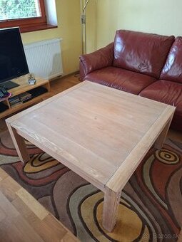 Konferenčný stolík masív