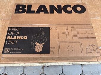 Vstavaný odpadkový kôš a organizér