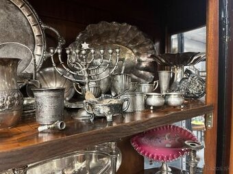 Strieborná gravírovaná solnička