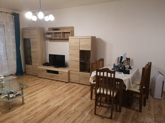 2kk Hlohovec, Železničná