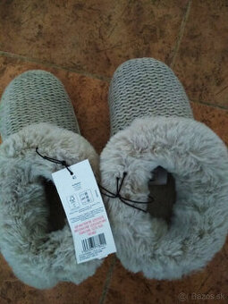 Dámske huňaté papučky