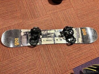 Snowboard GNU Riders Choice 157 cm s viazaním Fastec