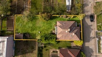 NA PREDAJ RD s garážou a pivnicou, pozemok 686 m2, Trenčín-