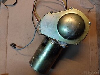 Motorcek na stierace 24V Praga V3S M2