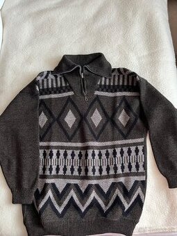 Hnedý pletený sveter