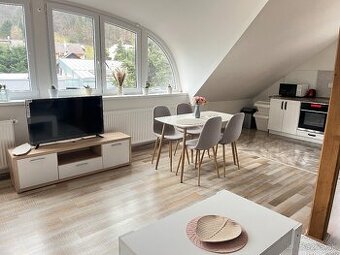 PRENÁJOM – 3  izb. podkrovny byt +  parkovisko