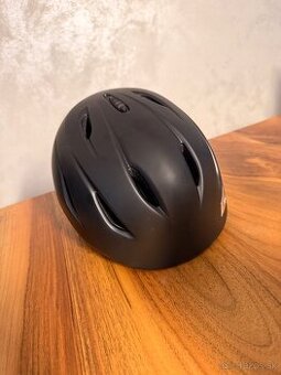 Pánska lyžiarska prilba GIRO čierna