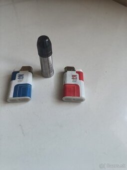 Zápalky a zapalovace