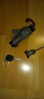 Seat spinacia skrinka