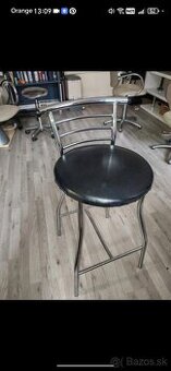 Predám stolík a k tomu 3 stoličky