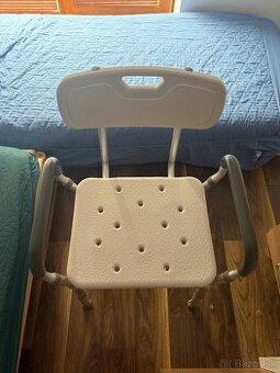 Sprchovacia zdravotnicka stolicka