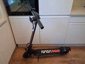 Elektrická kolobežka NASA Mercury (8.5" kolesá)