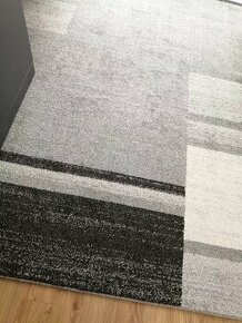 Moderný koberec o rozmeroch 2x2,9m