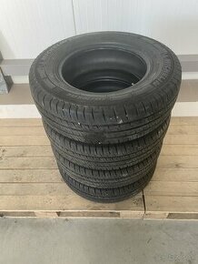 Predam nové pneu Michelin Agilis 215/70 R15C 109/107S
