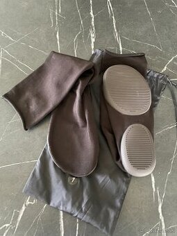 Yeezy Pods velkosti US 6 až 10,5