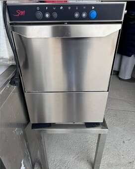 Predám kvalitnú gastro umývačku riadu s nerezovým stolíkom