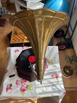 HMV gramofón – originál, plne funkčný, rarita pre zberateľov