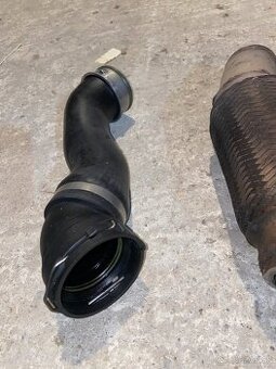 Hadica plnaiceho vzduchu BMW E60 E61 535d 200kw M57