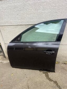 Audi A4 2011 predné ľavé dvere