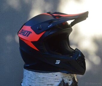 Predám prilba shot oranžová čierna mat