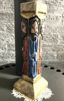 Starý drevený svietnik