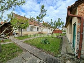 Na predaj rodinný dom v pôvodnom stave v obci Výčapy Opatovc