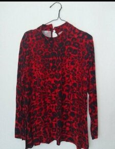 dámske tričko červené s leopardovou potlačou
