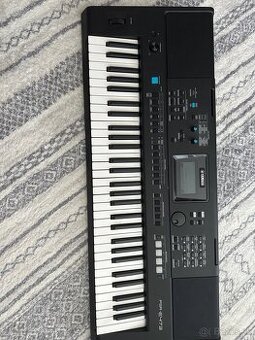 Yamaha PSR E473