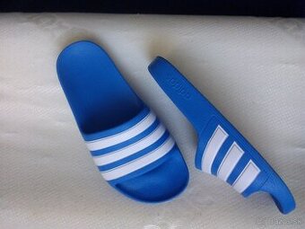 Adidas-slapky