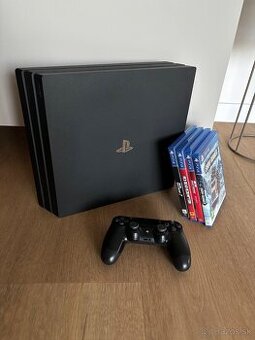 PS4 PRO 1TB + 4 hry