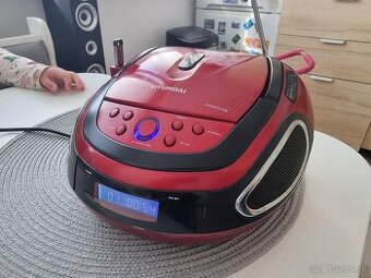 Predáme malé praktické rádio zn. Hyundai CD,USB
