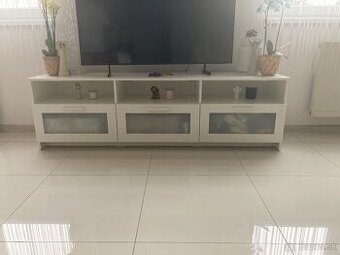 Predám stolik pod tv Ikea Brimnes