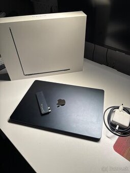 MacBook Air 15" Apple M3 8C CPU 10C GPU 16GB 512GB