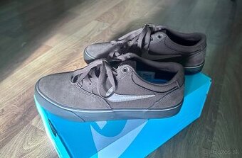 NIKE SB Chron2