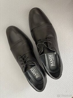 Čierne pánske kožené oblekové topánky BANDI