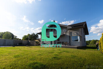 Priestranný 5 izb. Rodinný #Dom + #bazén a #garáž v Malých L