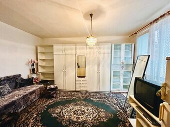 Na predaj 2-izbový byt s balkónom vo Vrábľoch – sídlisko Luk - 1