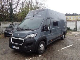 Zánovná vestavba obytné auto karavan L4H3 pre 4 osoby